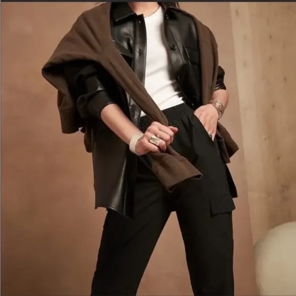 Banana Republic BR Sport Flyweight Cargo Jogger Black - Picture 2 of 9